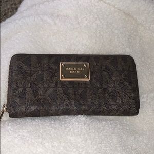 MK signature wallet